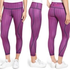 NWOT Vineyard Vines Etched Whale Tail Performance Capri Leggings Small